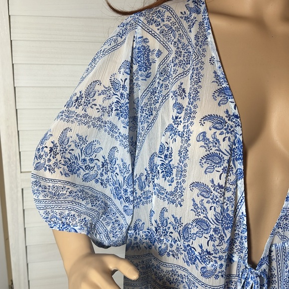 EUC Calvin Klein Sheer Blue & White Print Tie Front Coverup - Picture 3 of 10